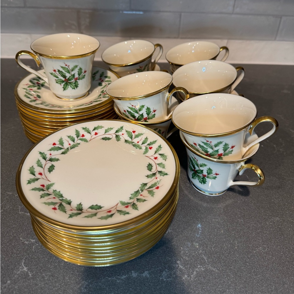 Lenox Holiday (dimensions) collection china